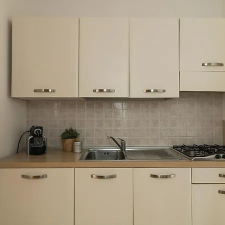 Talla With 3 Bedrooms And Garage Apartment *