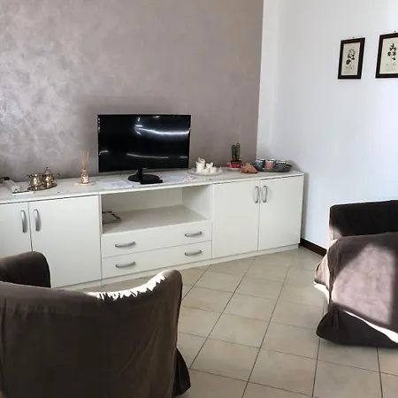 Talla With 3 Bedrooms And Garage Apartment Desenzano del Garda